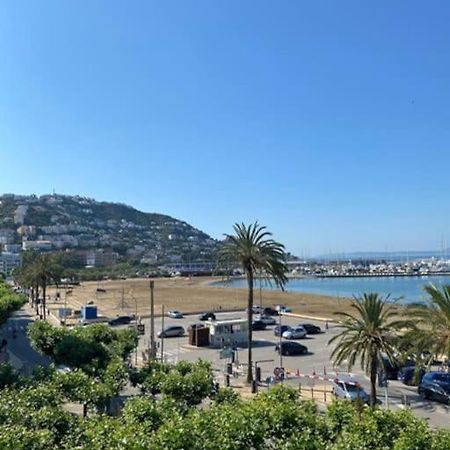 Primera Linea De Mar Y Playa 罗萨斯 外观 照片